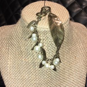 Plunder Feather and Pearl bracelet.